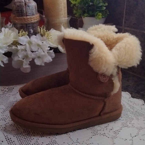 UGG BAILEY BOOTS - Picture 3 of 7